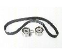 Set curea de distributie TRISCAN 8647 24018</br>Piesa auto pentru Curea distributie / Rola de tensionare / Rola de ghidare