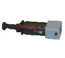 Comutator, actionare ambreiaj (Tempomat) METZGER 0911080</br>Piesa auto pentru Motor / Releu
